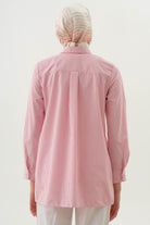 Yırtmaç Detaylı Çizgili Gömlek - Fuşya TUGBA