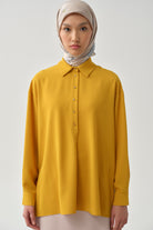 Yırtmaçlı Asimetrik Kesim Bluz - Hardal TUGBA