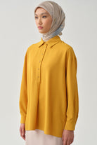 Yırtmaçlı Asimetrik Kesim Bluz - Hardal TUGBA