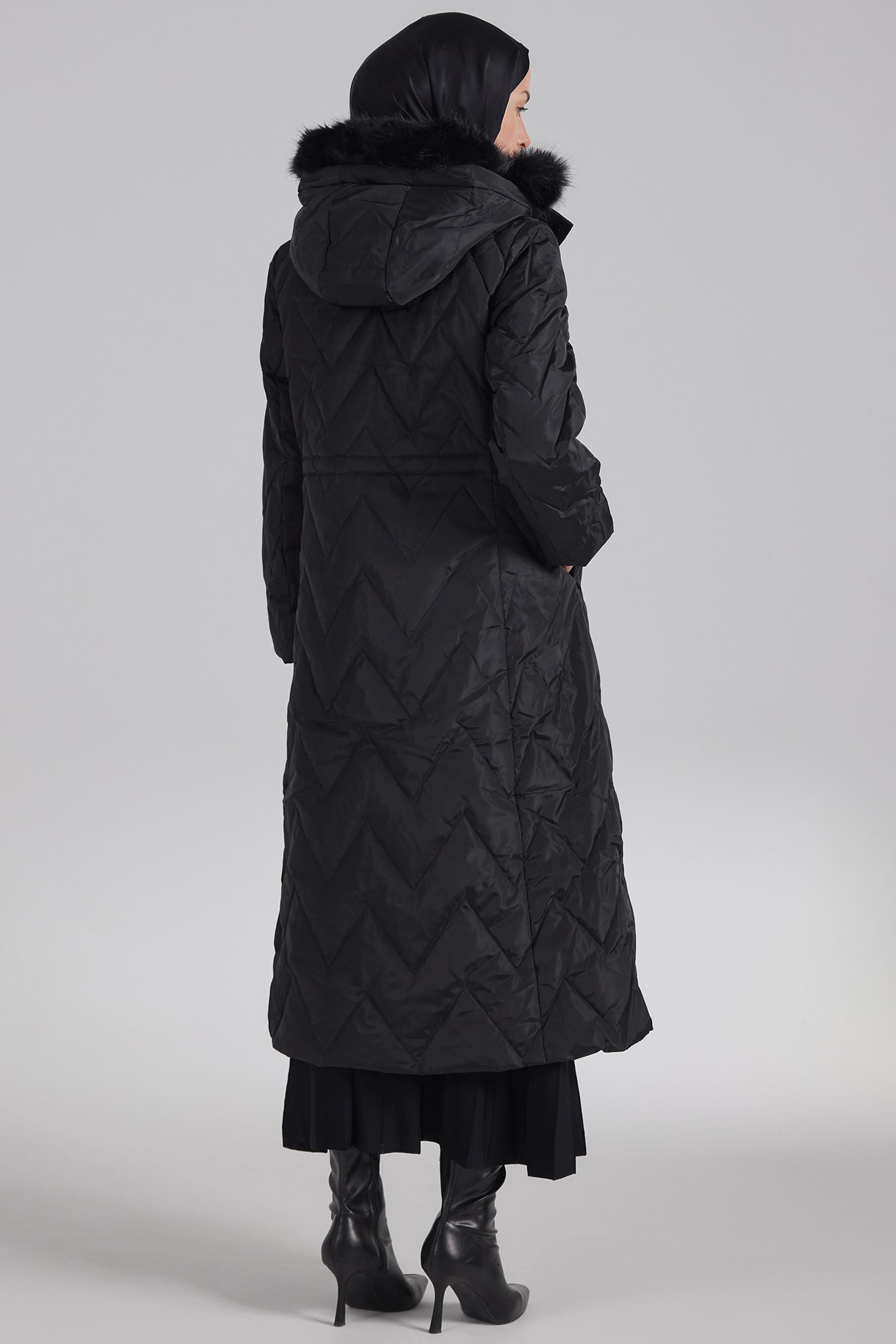 Zigzag Patterned Goose Down Coat - Black – TUĞBA
